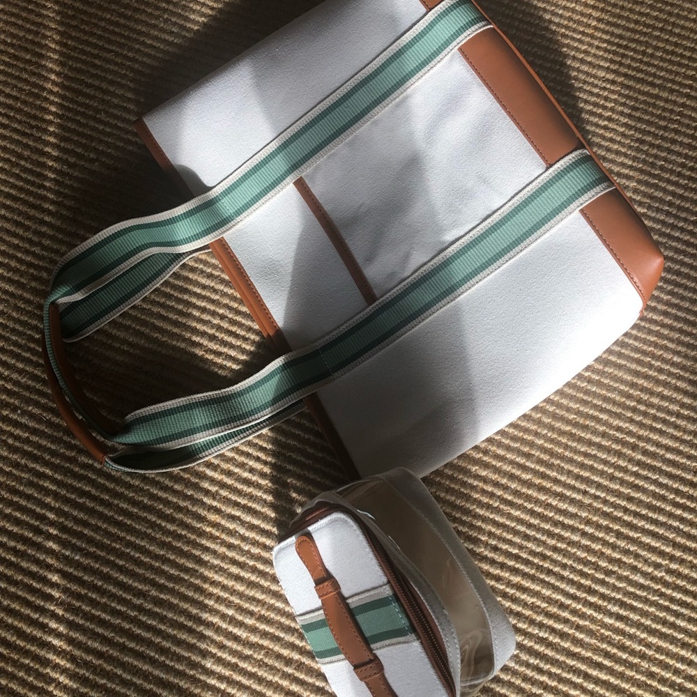 Neimans Marcus tote and cosmetic bag - Picture 4 of 6